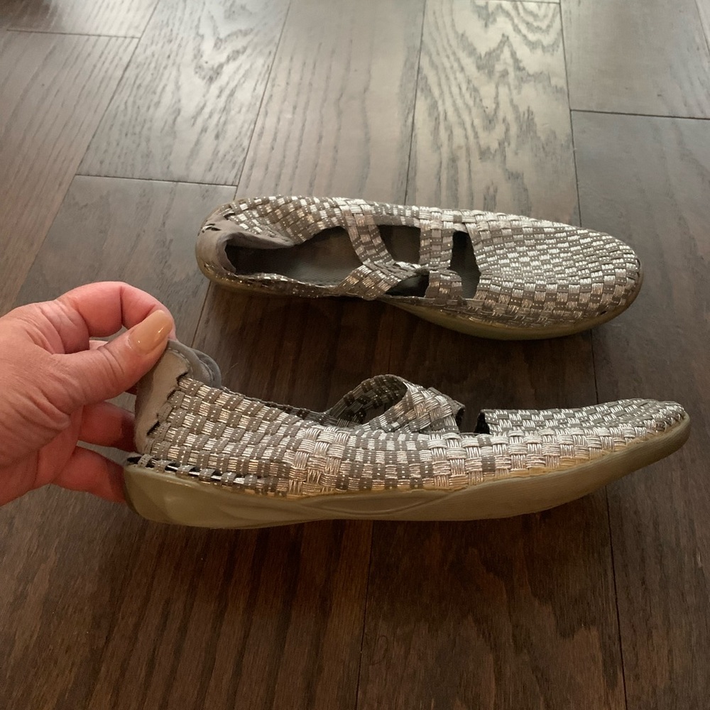 Flats - Picture 2 of 4